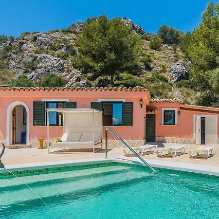 Villa With Private Mountain Ideal Runners Trailers Near Beach Approx 5 Min Walking Beach,Property Belong Puerto Pollensa Villas And Apartments エクステリア 写真
