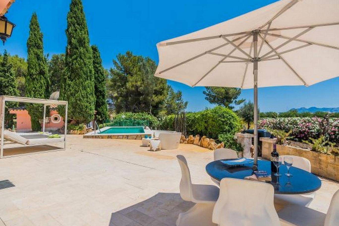 Villa With Private Mountain Ideal Runners Trailers Near Beach Approx 5 Min Walking Beach,Property Belong Puerto Pollensa Villas And Apartments エクステリア 写真