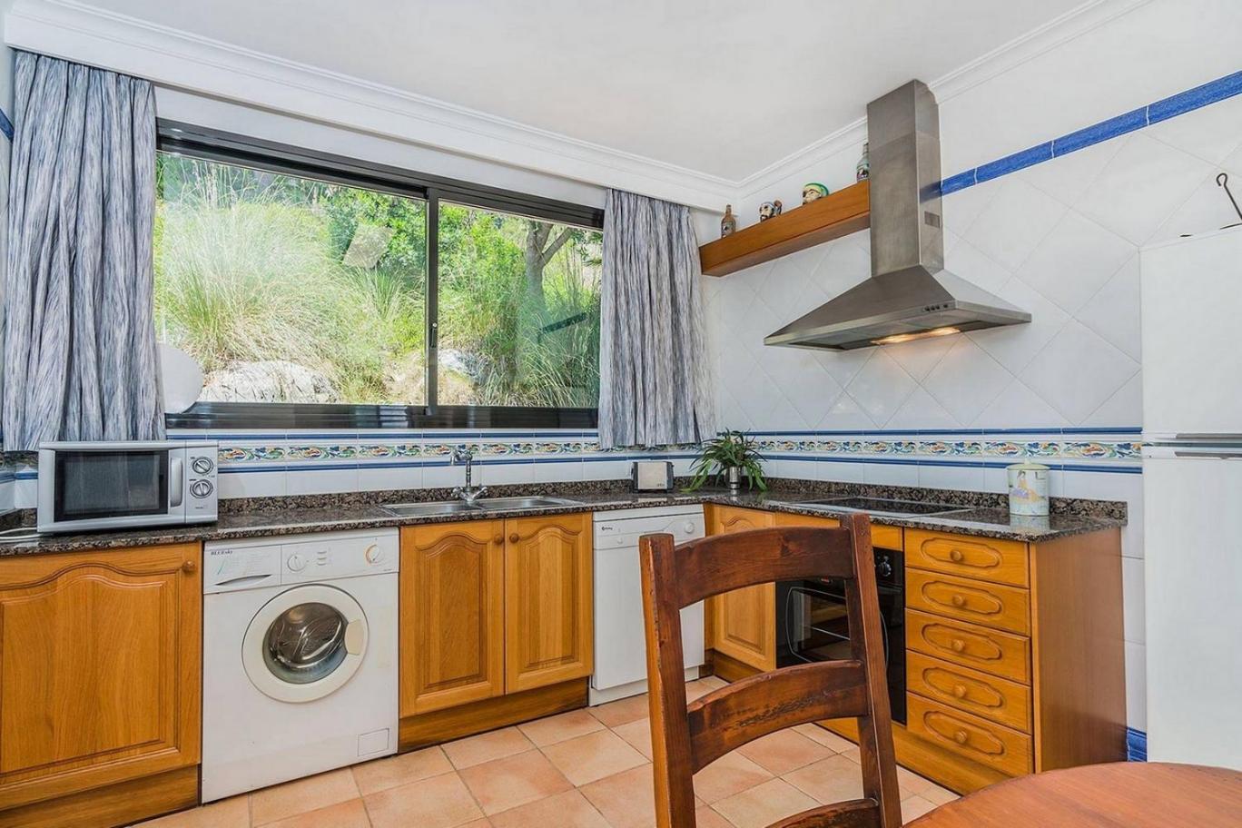 Villa With Private Mountain Ideal Runners Trailers Near Beach Approx 5 Min Walking Beach,Property Belong Puerto Pollensa Villas And Apartments エクステリア 写真