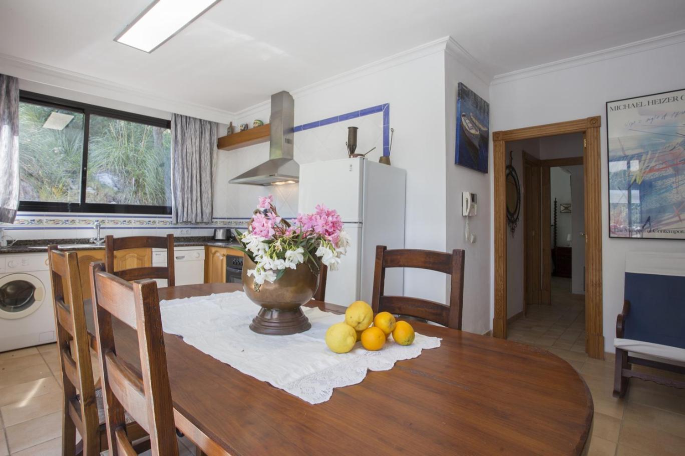 Villa With Private Mountain Ideal Runners Trailers Near Beach Approx 5 Min Walking Beach,Property Belong Puerto Pollensa Villas And Apartments エクステリア 写真
